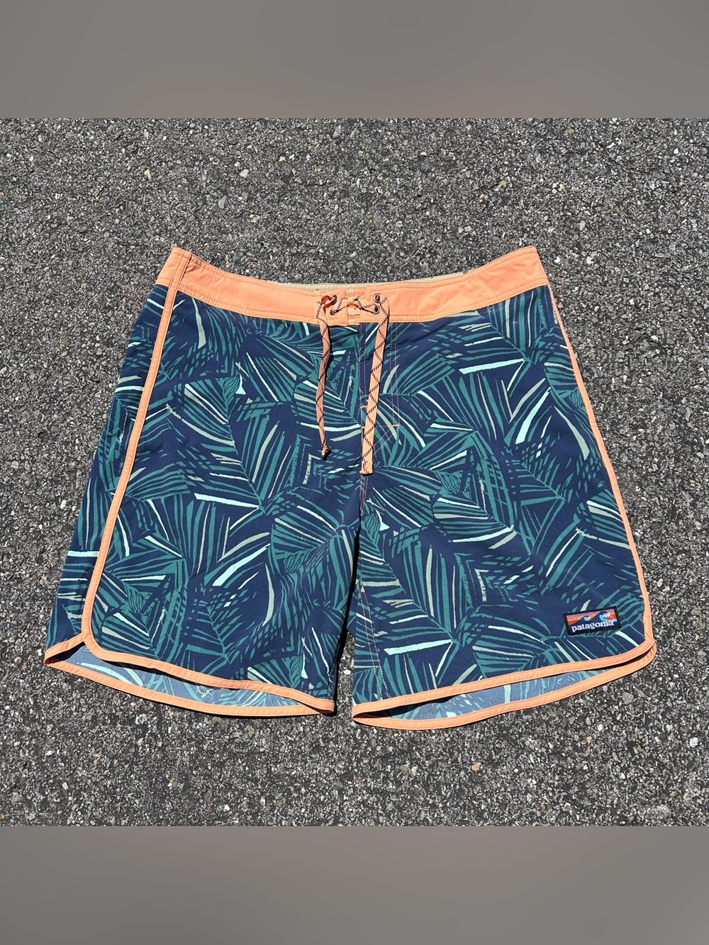 Patagonia Shorts Mens Size 36 Chino Swim Outdoors Lightweight Casual Palm leaf